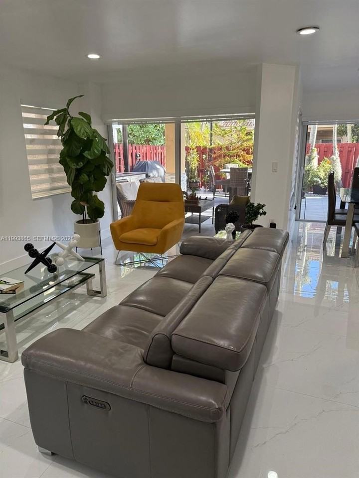 16418 Sw 72nd Ter - Photo 5 of 32