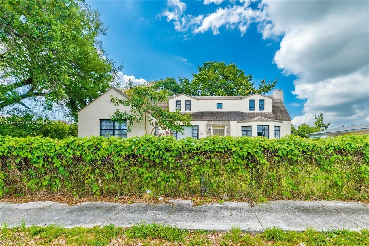 1238 Ne 112th St #NA - Photo 4 of 37