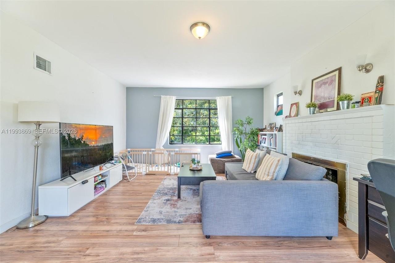 1238 Ne 112th St #NA - Photo 6 of 37