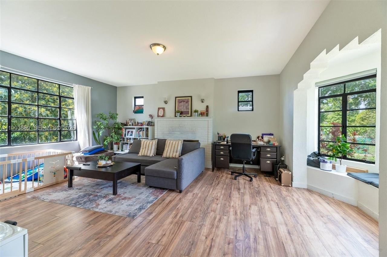 1238 Ne 112th St #NA - Photo 7 of 37