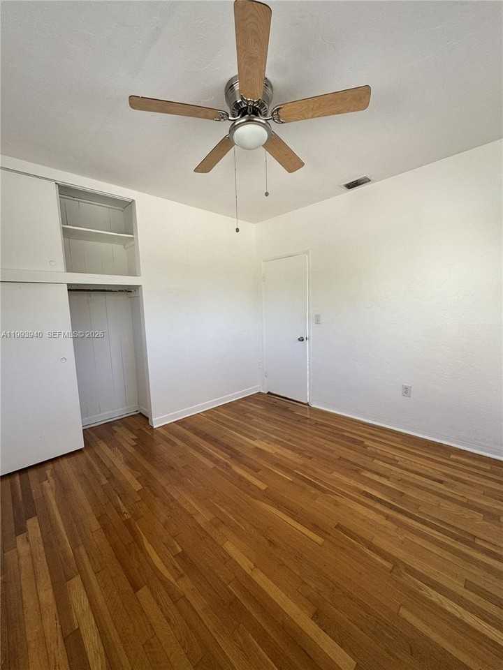 350 Madeira Ave #D - Photo 7 of 12