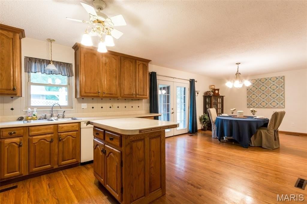 115 Meadow Ln S - Photo 5 of 15