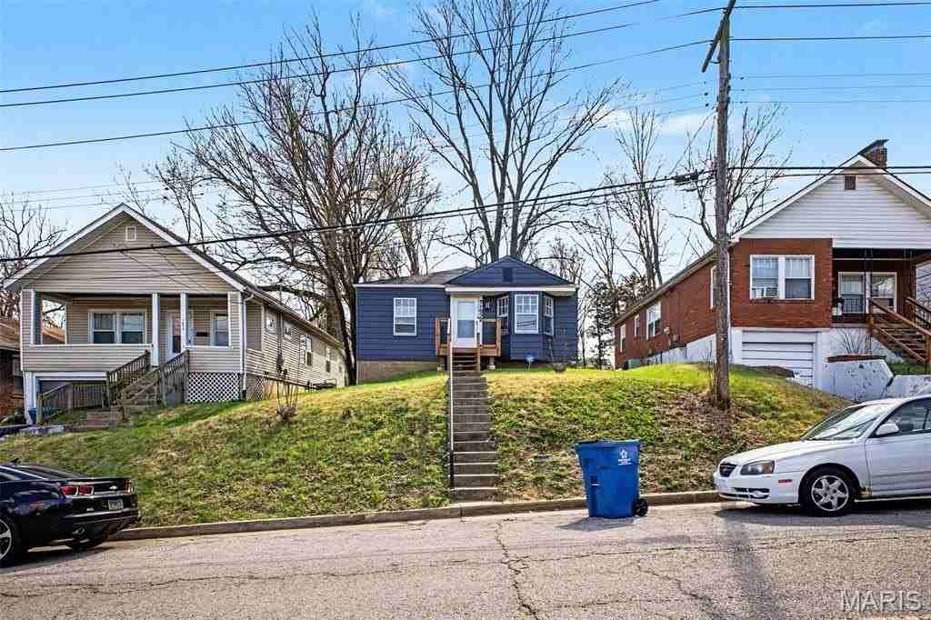 7030 Emma Ave - Photo 2 of 13