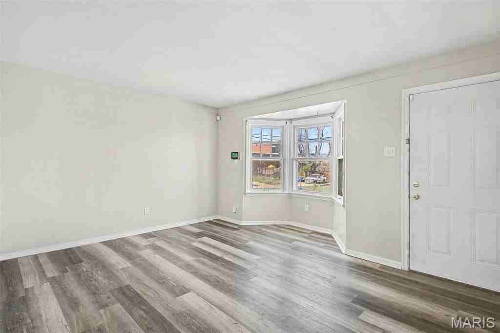 7030 Emma Ave - Photo 4 of 13