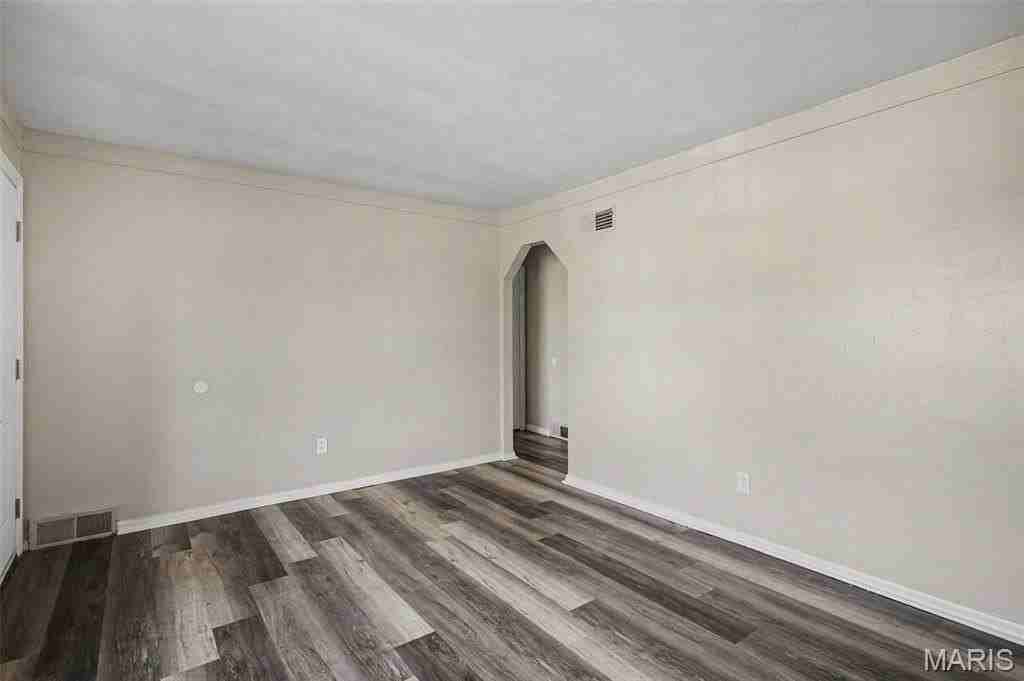 7030 Emma Ave - Photo 5 of 13