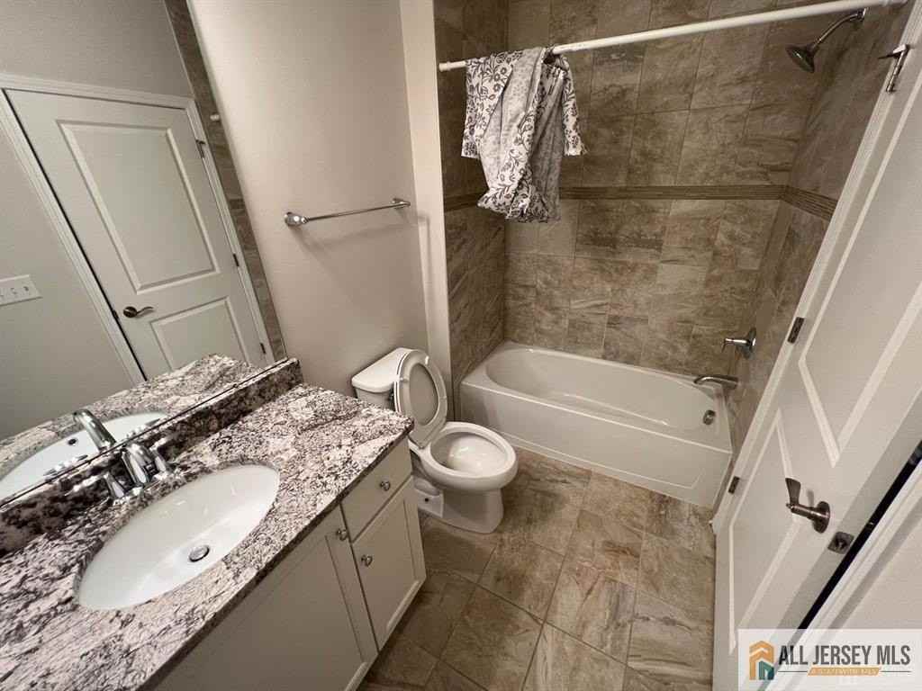 706 Greenland Sq #706 - Photo 7 of 12