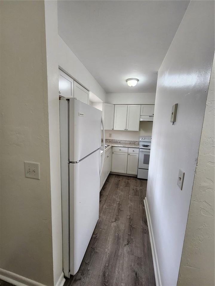 806 Sw 64th Ter #A - Photo 4 of 37