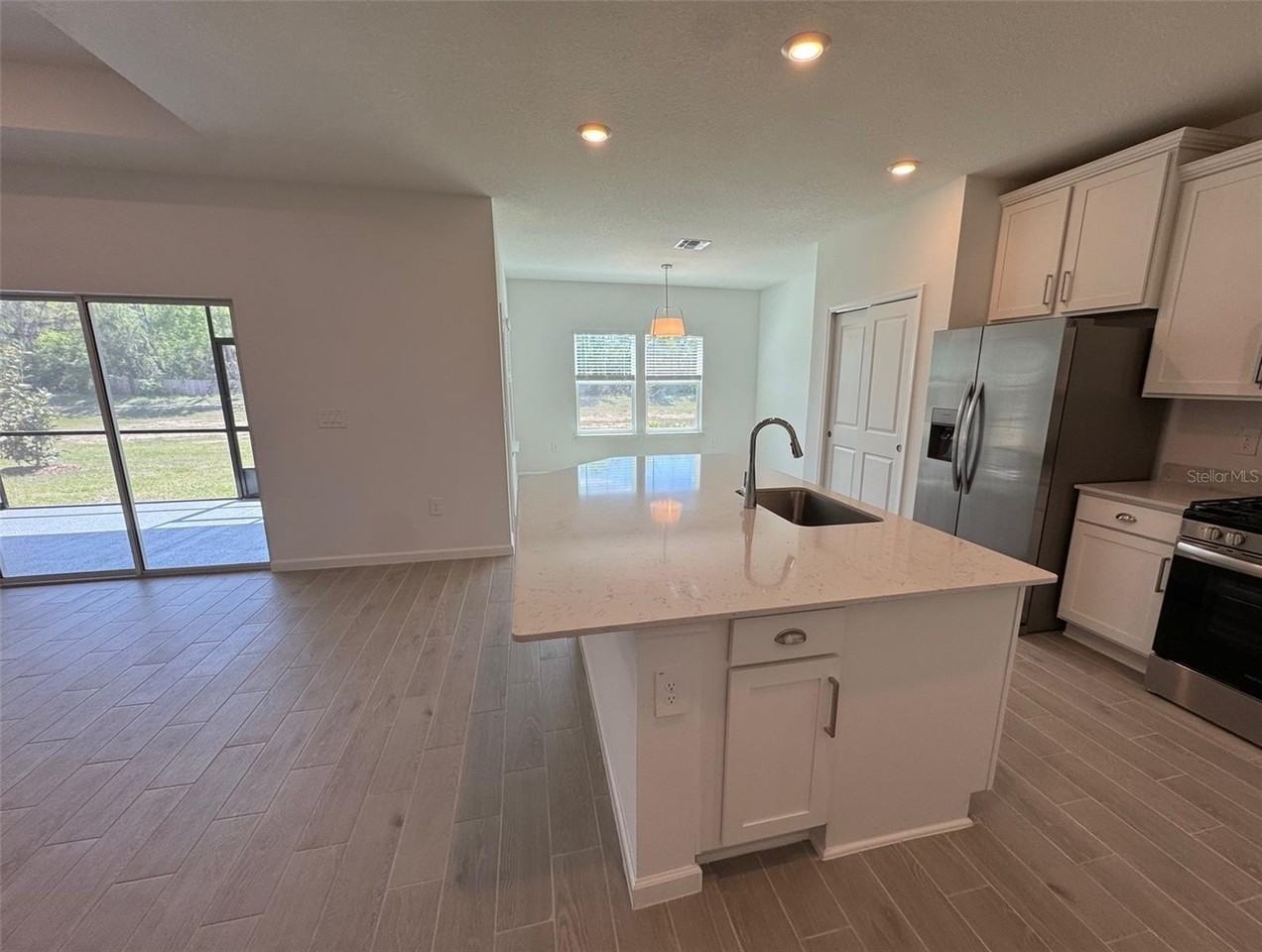 13717 Nw Convergence Blvd - Photo 3 of 19