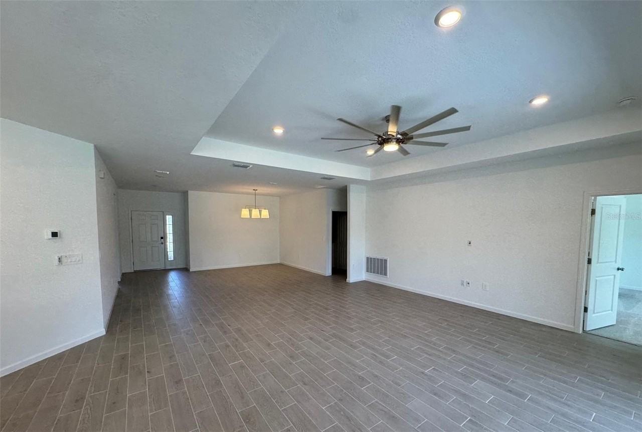 13717 Nw Convergence Blvd - Photo 6 of 19