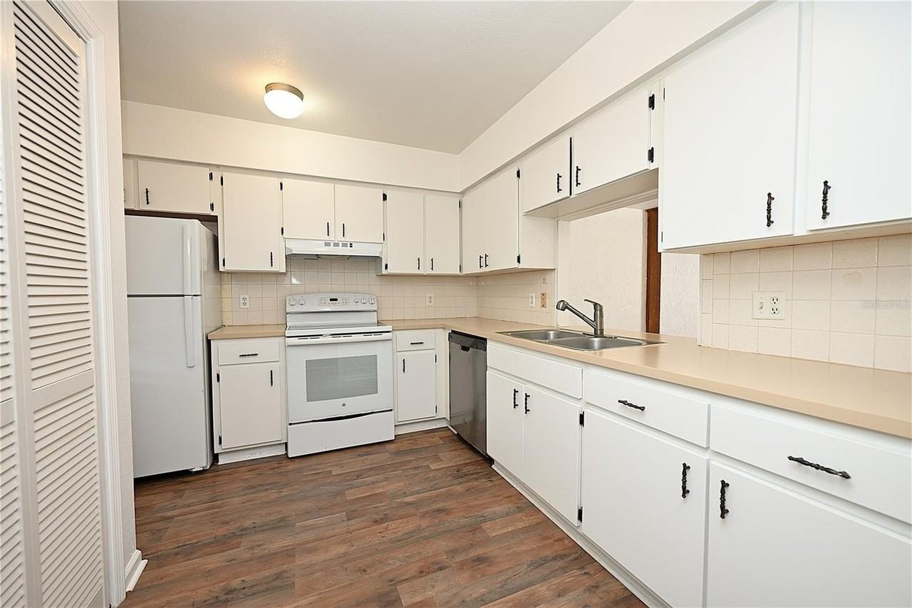 2249 9th St Se - Photo 4 of 40