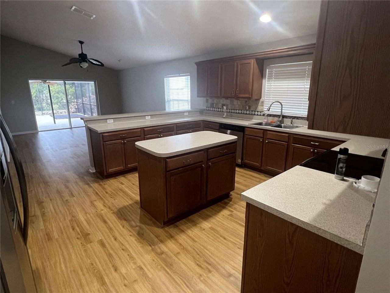 1063 Bluegrass Dr - Photo 5 of 27