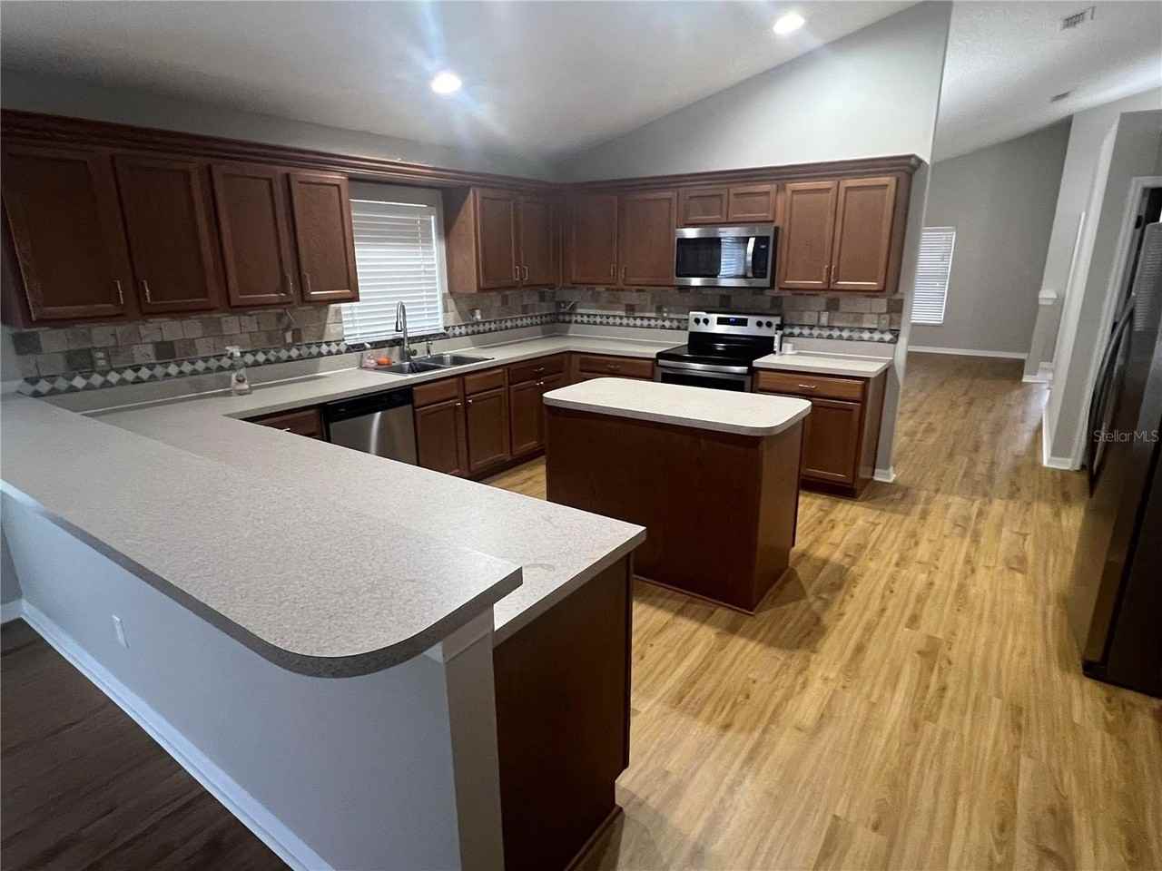 1063 Bluegrass Dr - Photo 7 of 27