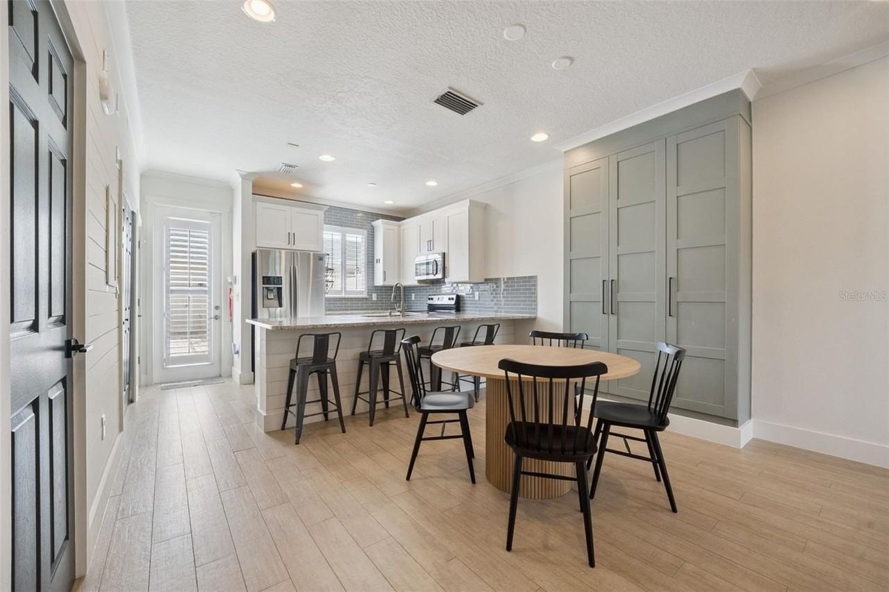 6939 Pasturelands Pl - Photo 6 of 27