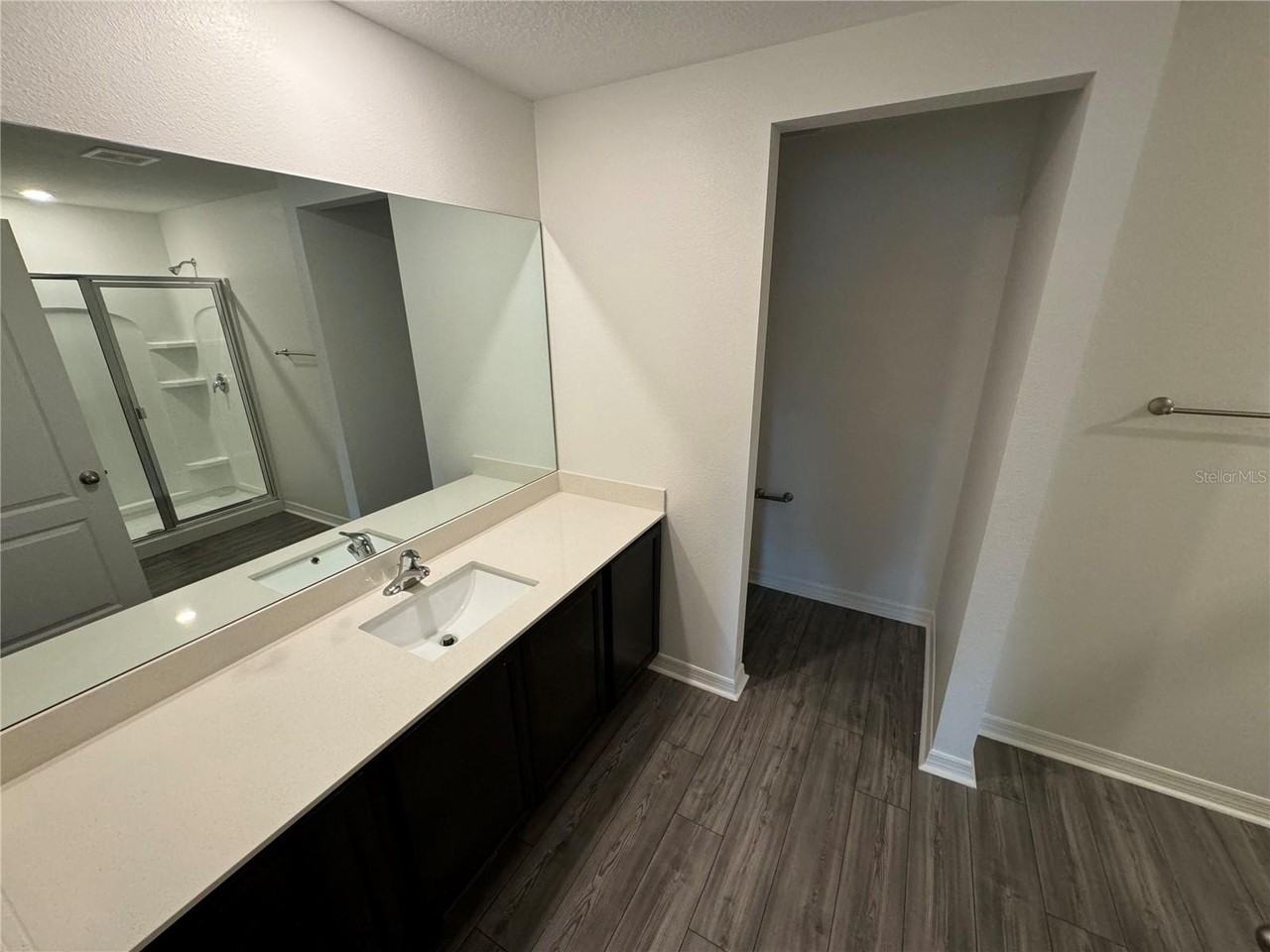 233 Kensington View Blvd - Photo 6 of 10