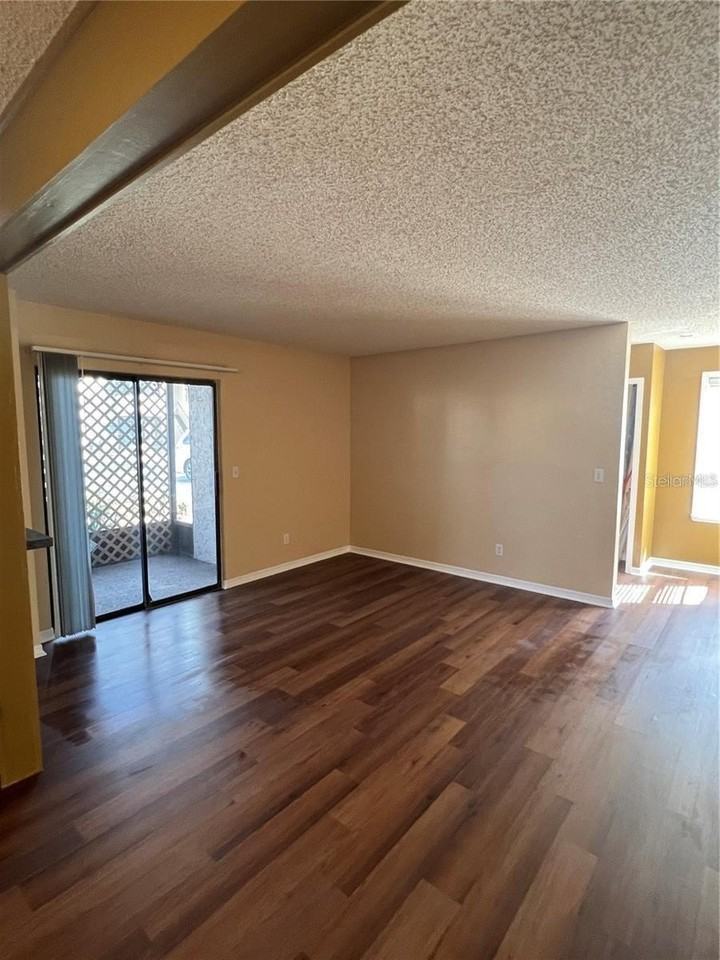 3032 Antique Oaks Cir #145 - Photo 3 of 17