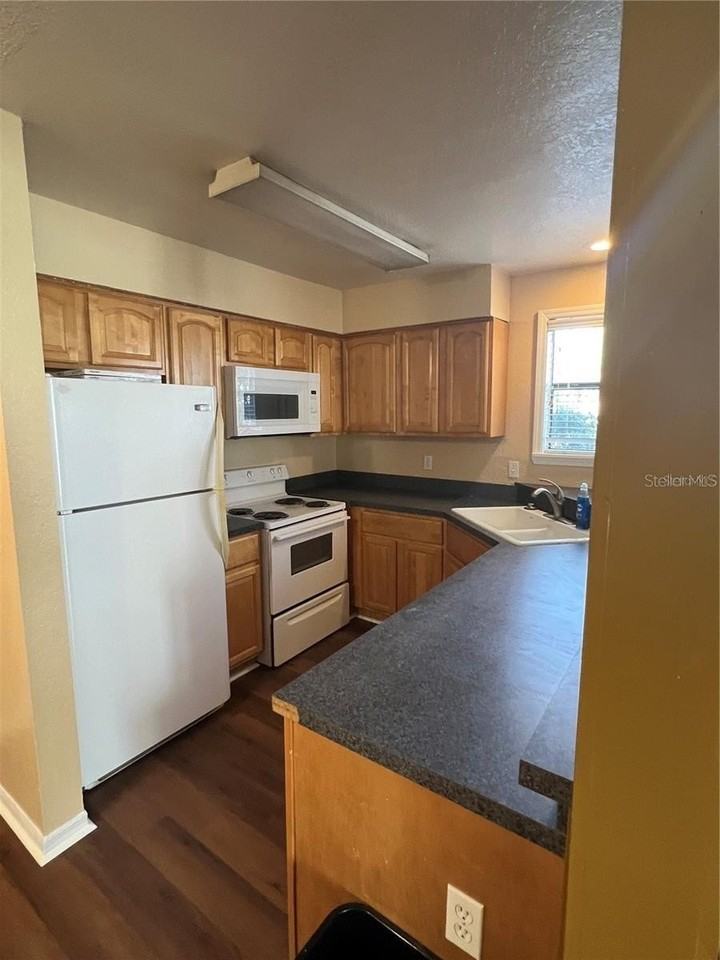 3032 Antique Oaks Cir #145 - Photo 6 of 17