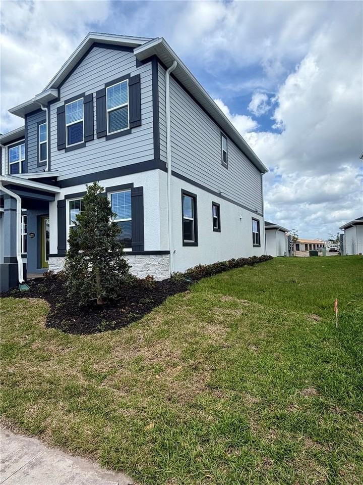 5222 Center Lake Ranch Blvd - Photo 3 of 25