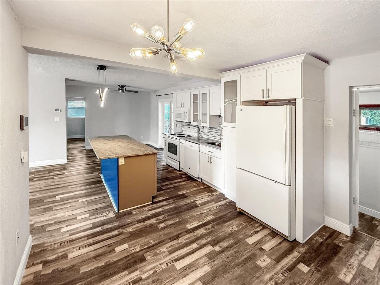 1303 E Muriel St - Photo 4 of 38