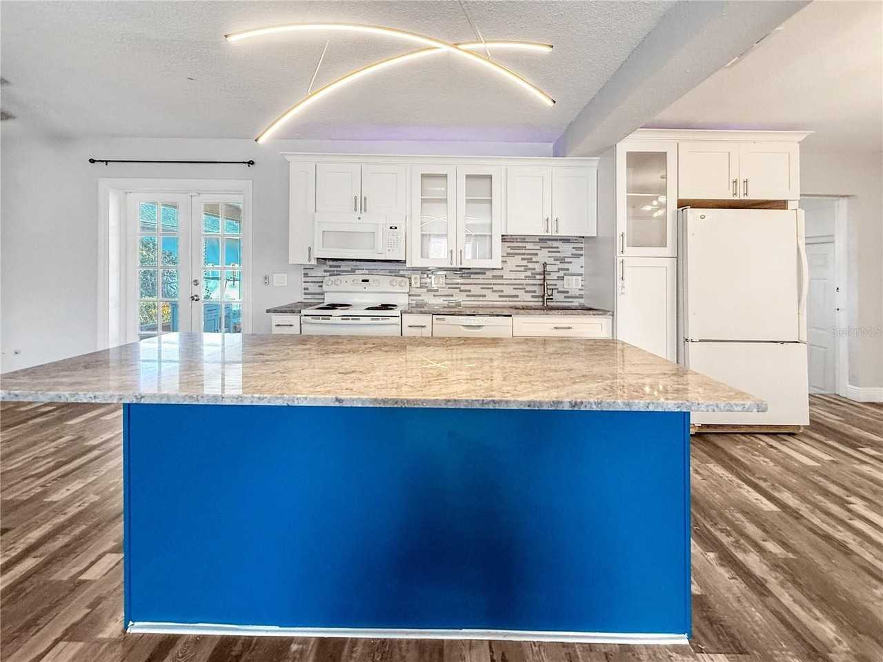 1303 E Muriel St - Photo 6 of 38