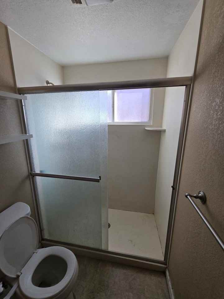 1715 Center Ave #10 - Photo 6 of 18