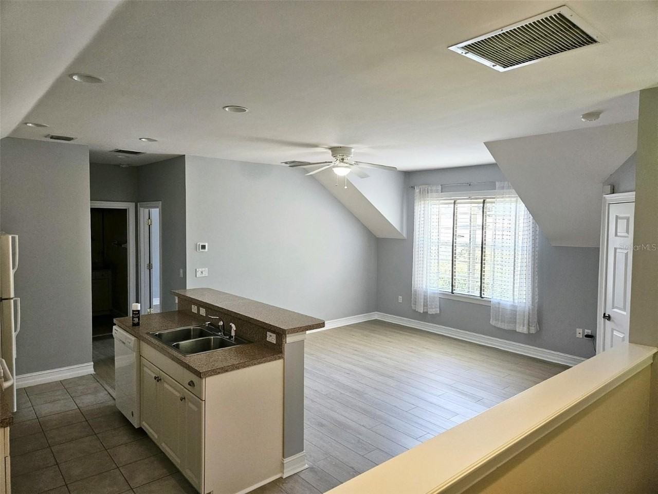 1421B Stickley Ave - Photo 2 of 7