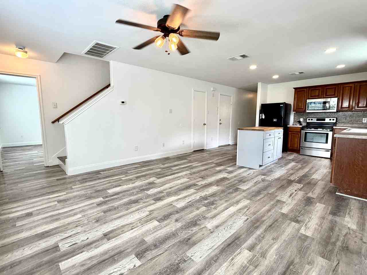 529 W Metcalfe St #1 - Photo 2 of 35