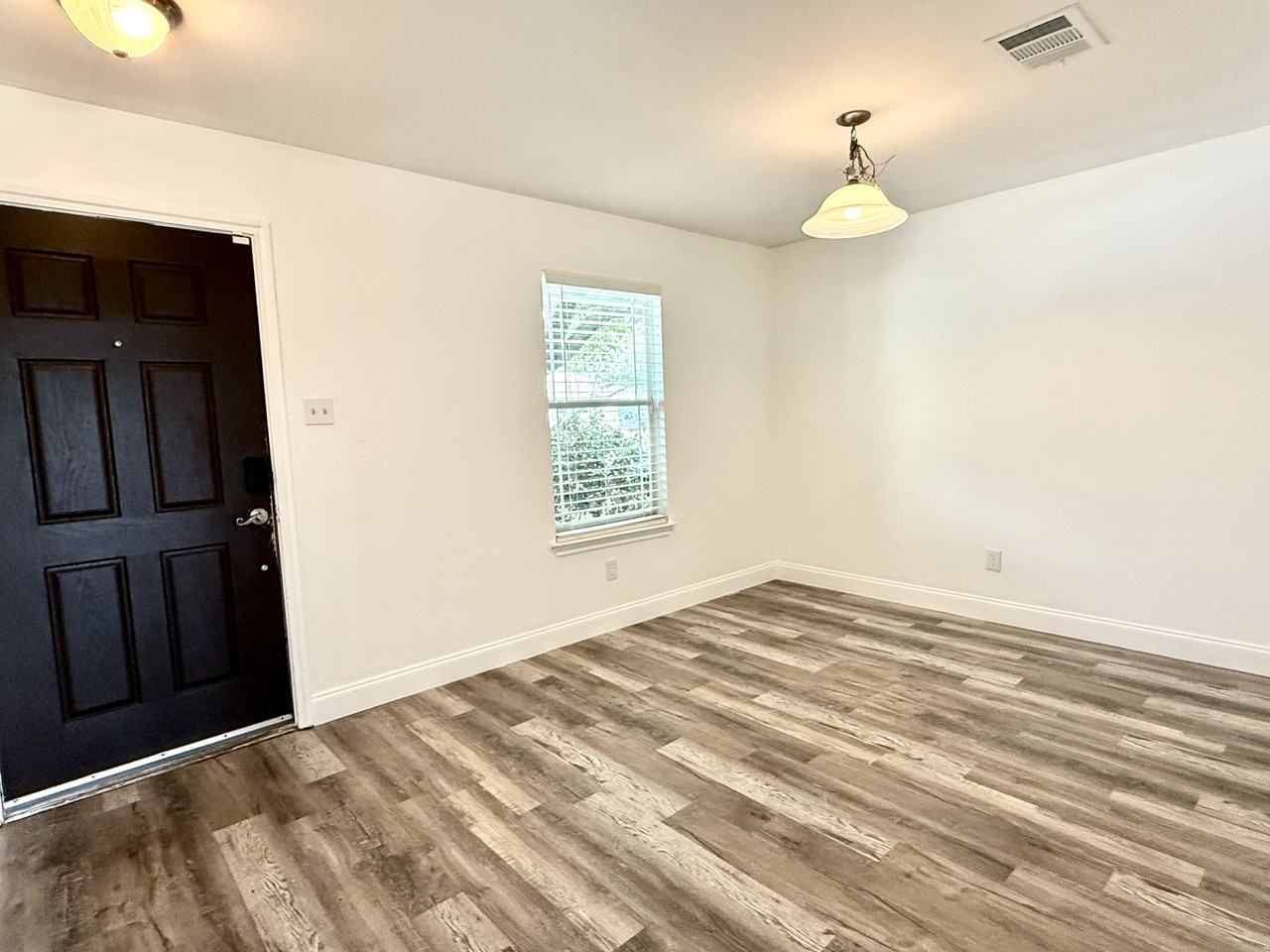 529 W Metcalfe St #1 - Photo 5 of 35