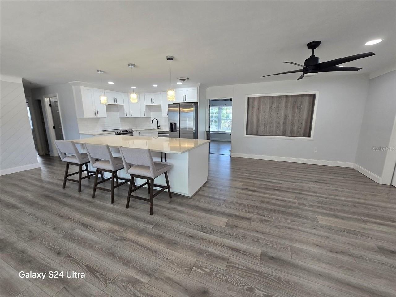 5942 52nd Ave N - Photo 5 of 26