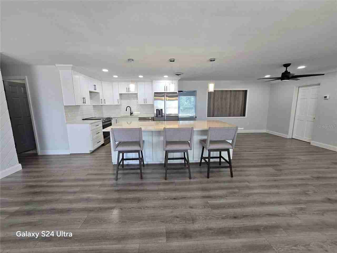 5942 52nd Ave N - Photo 6 of 26