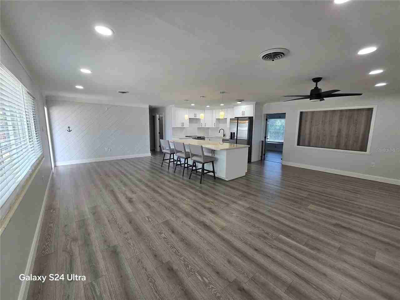 5942 52nd Ave N - Photo 7 of 26