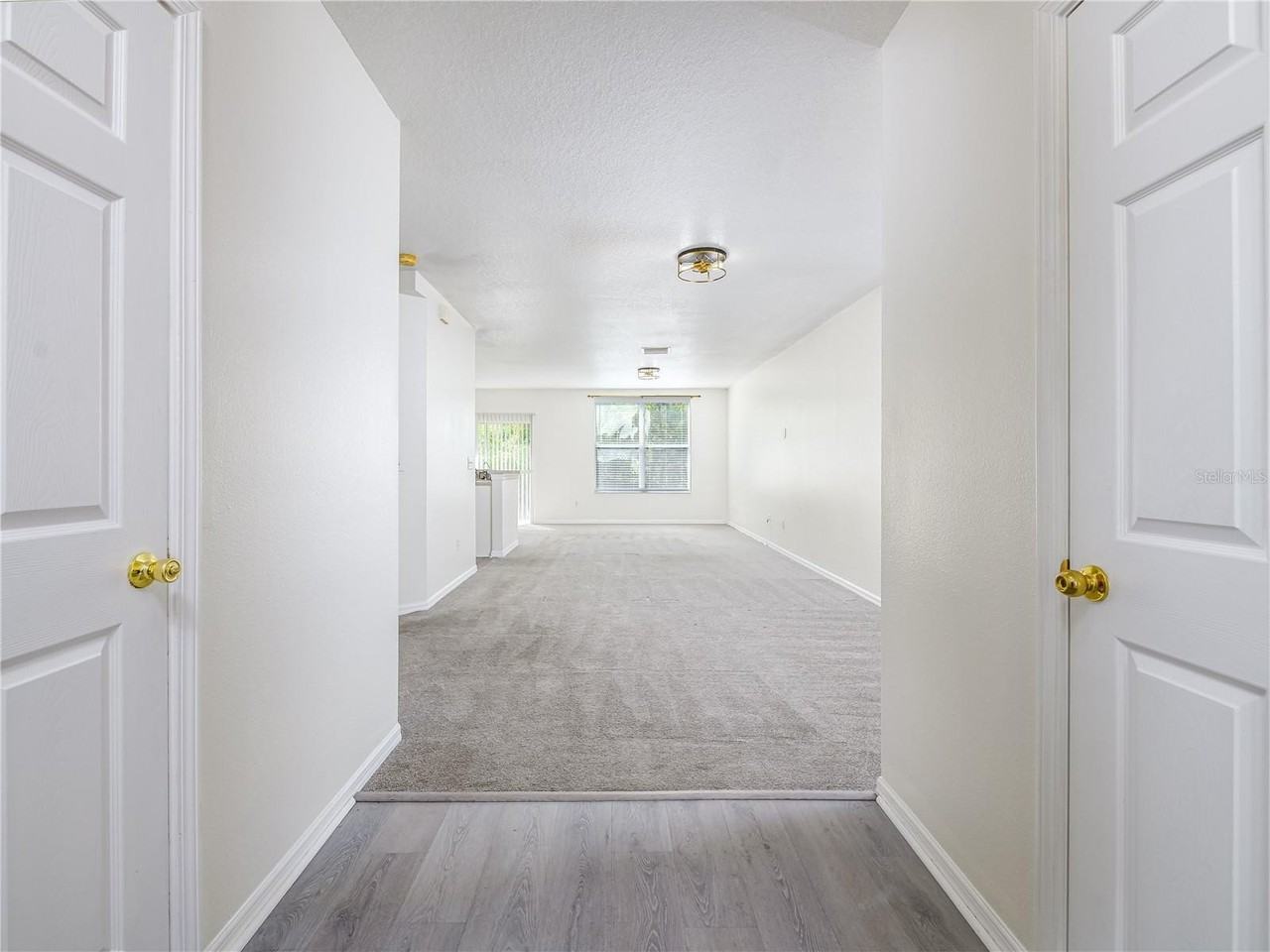 9619 Carlsdale Dr - Photo 3 of 33