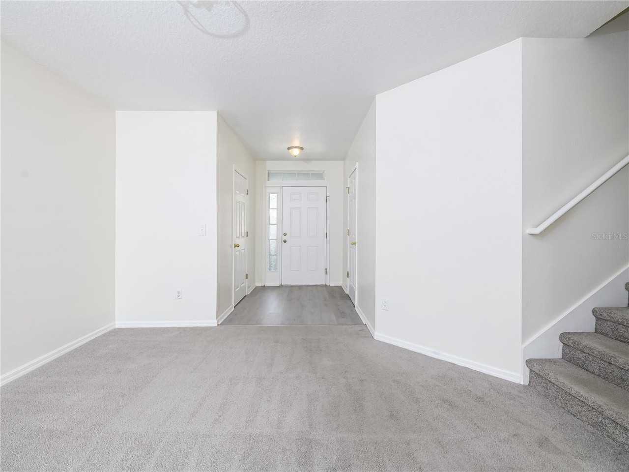 9619 Carlsdale Dr - Photo 4 of 33