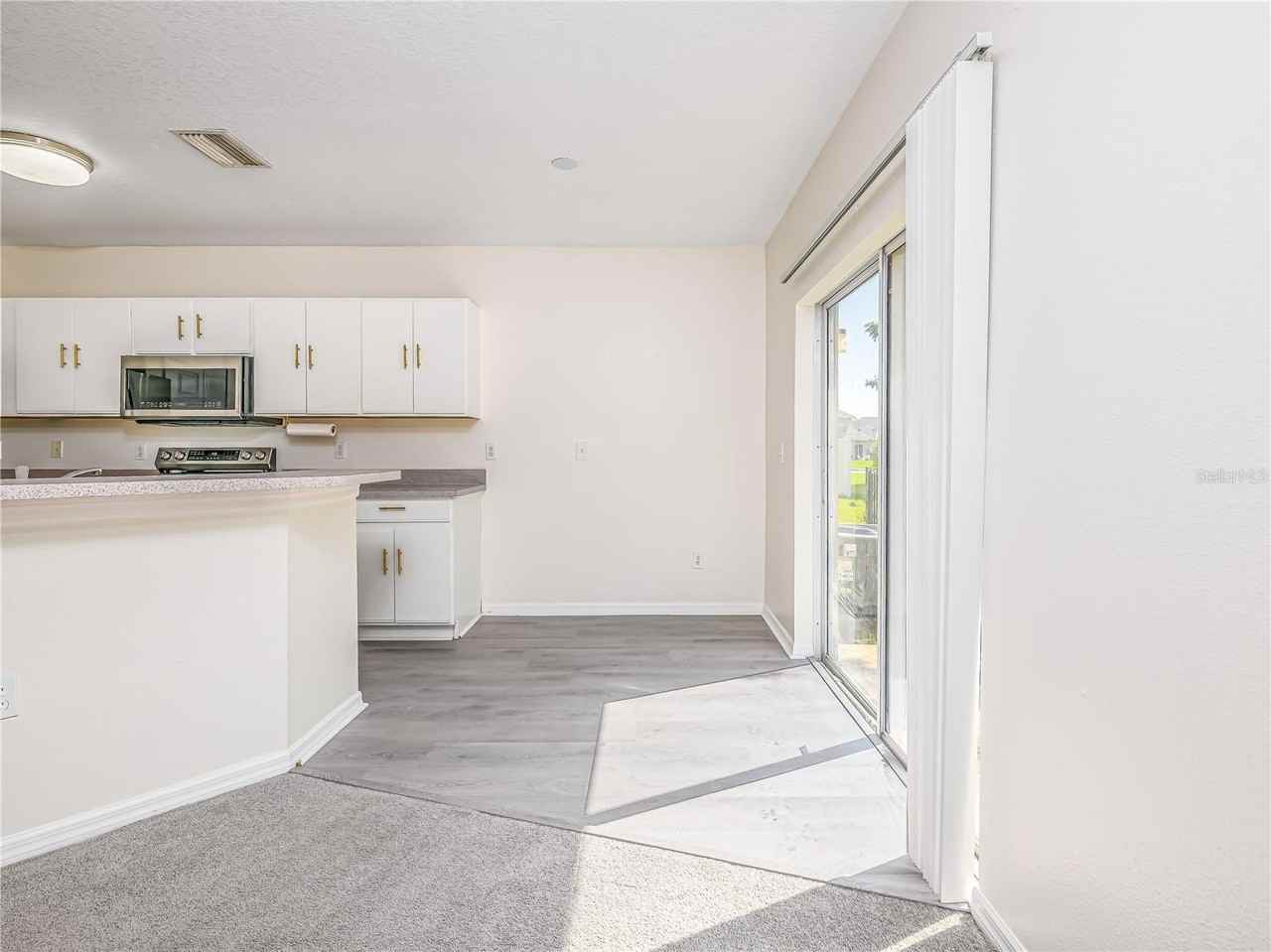 9619 Carlsdale Dr - Photo 5 of 33