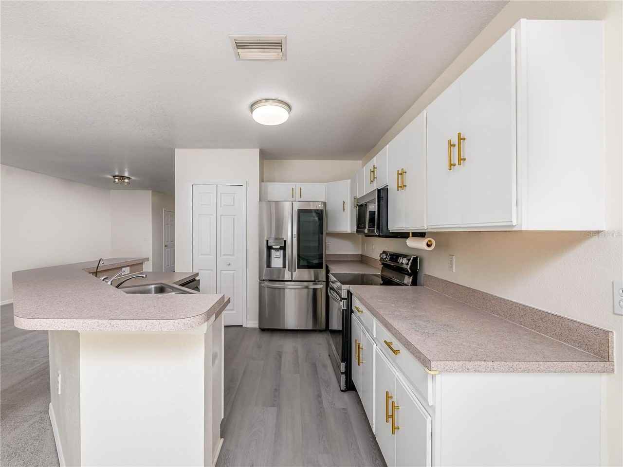 9619 Carlsdale Dr - Photo 6 of 33