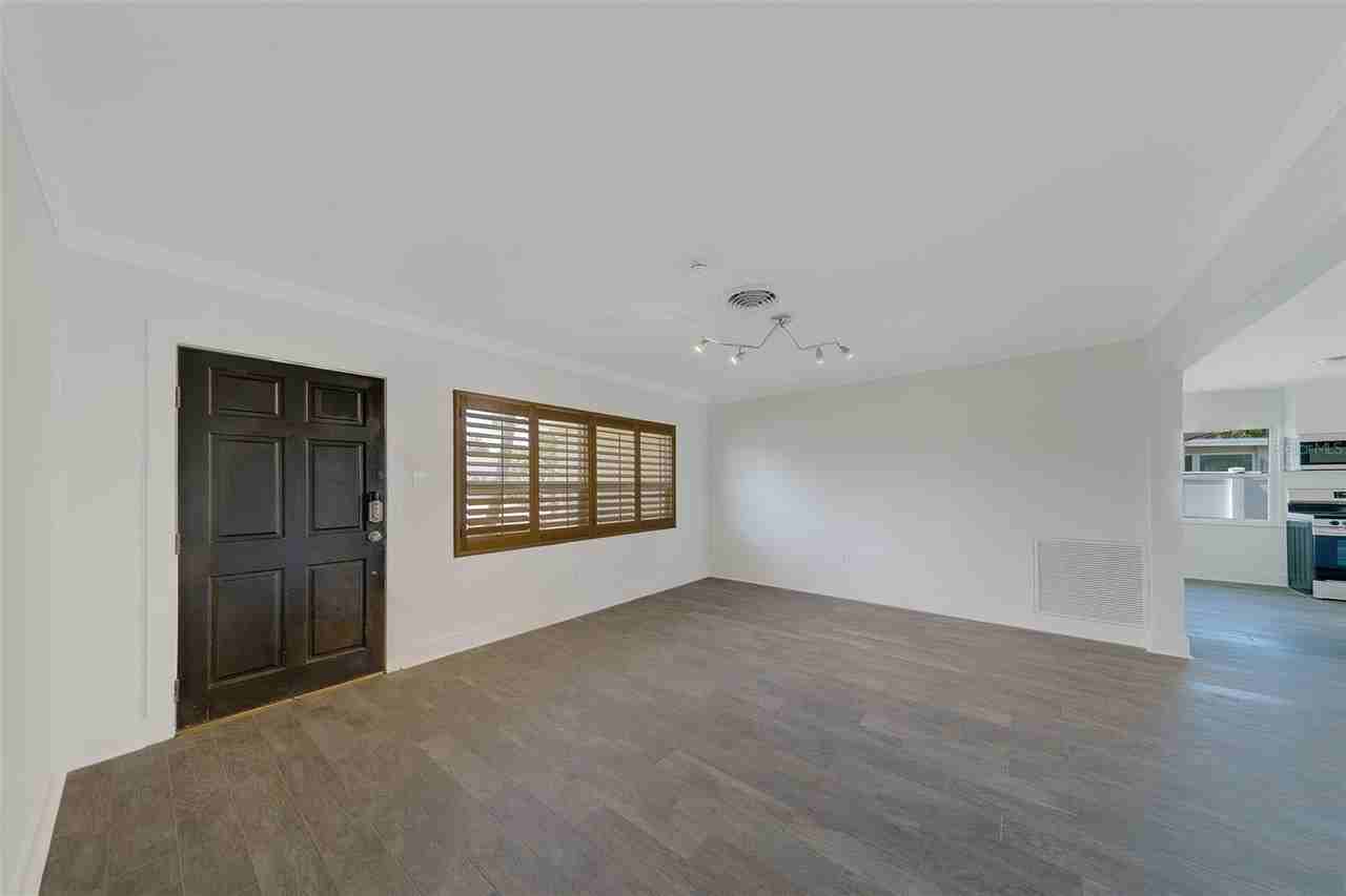 315 82nd Ave - Photo 6 of 50