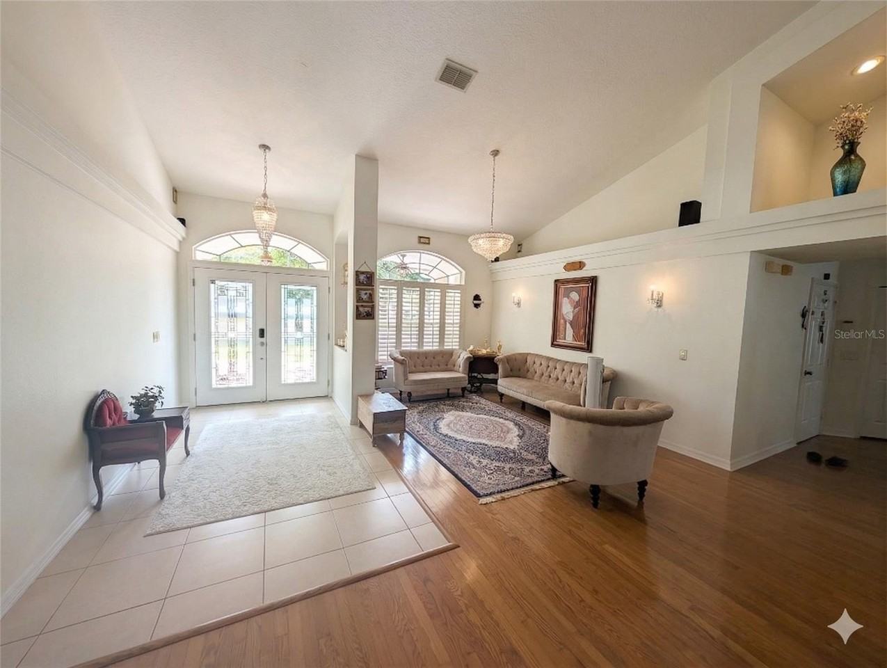 18027 Palm Breeze Dr - Photo 3 of 36