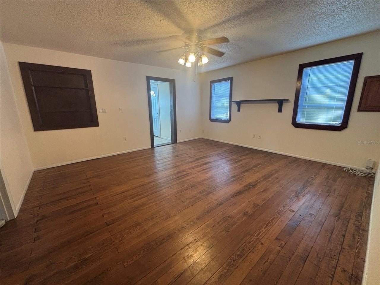 128 2nd Ave Sw - Photo 2 of 32