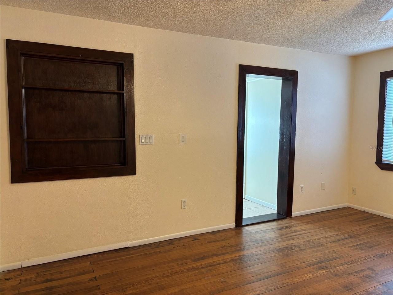 128 2nd Ave Sw - Photo 3 of 32