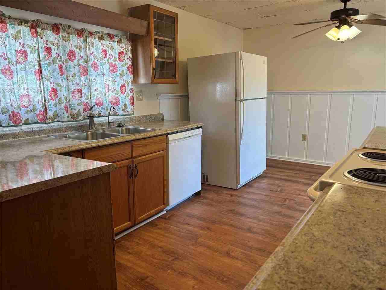 128 2nd Ave Sw - Photo 5 of 32