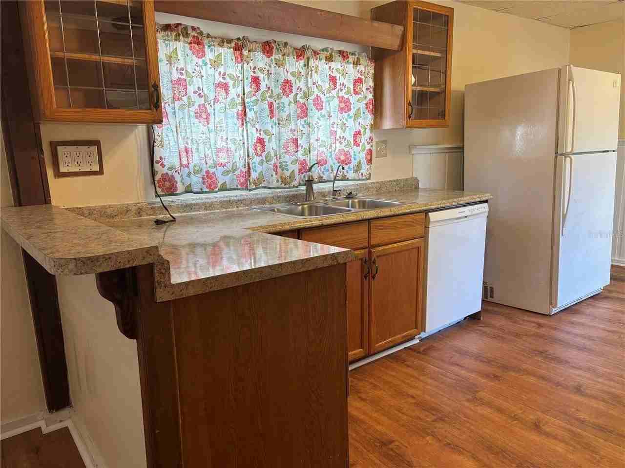 128 2nd Ave Sw - Photo 6 of 32