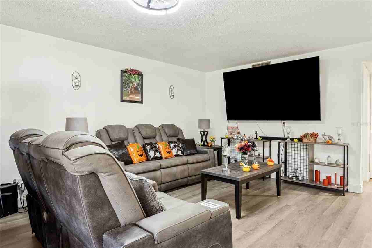 7501 Dolonita Dr #7501 - Photo 4 of 27