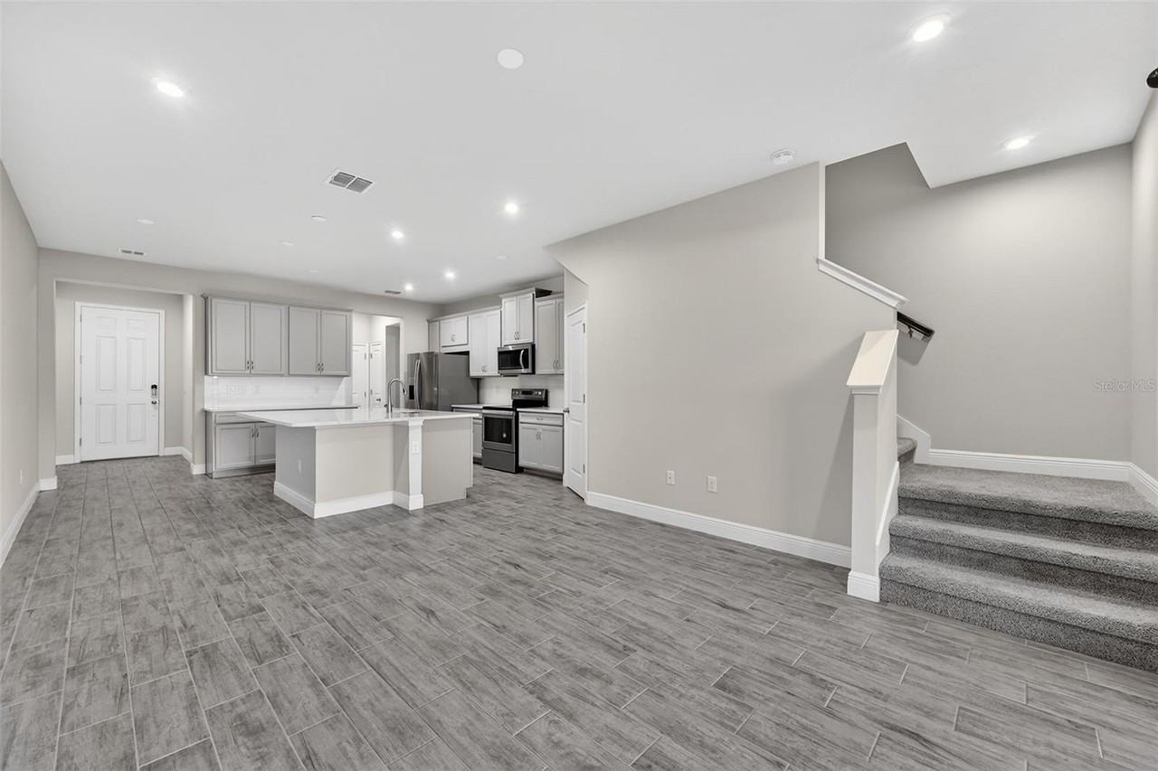 6050 Grand Sonata Ave - Photo 4 of 32