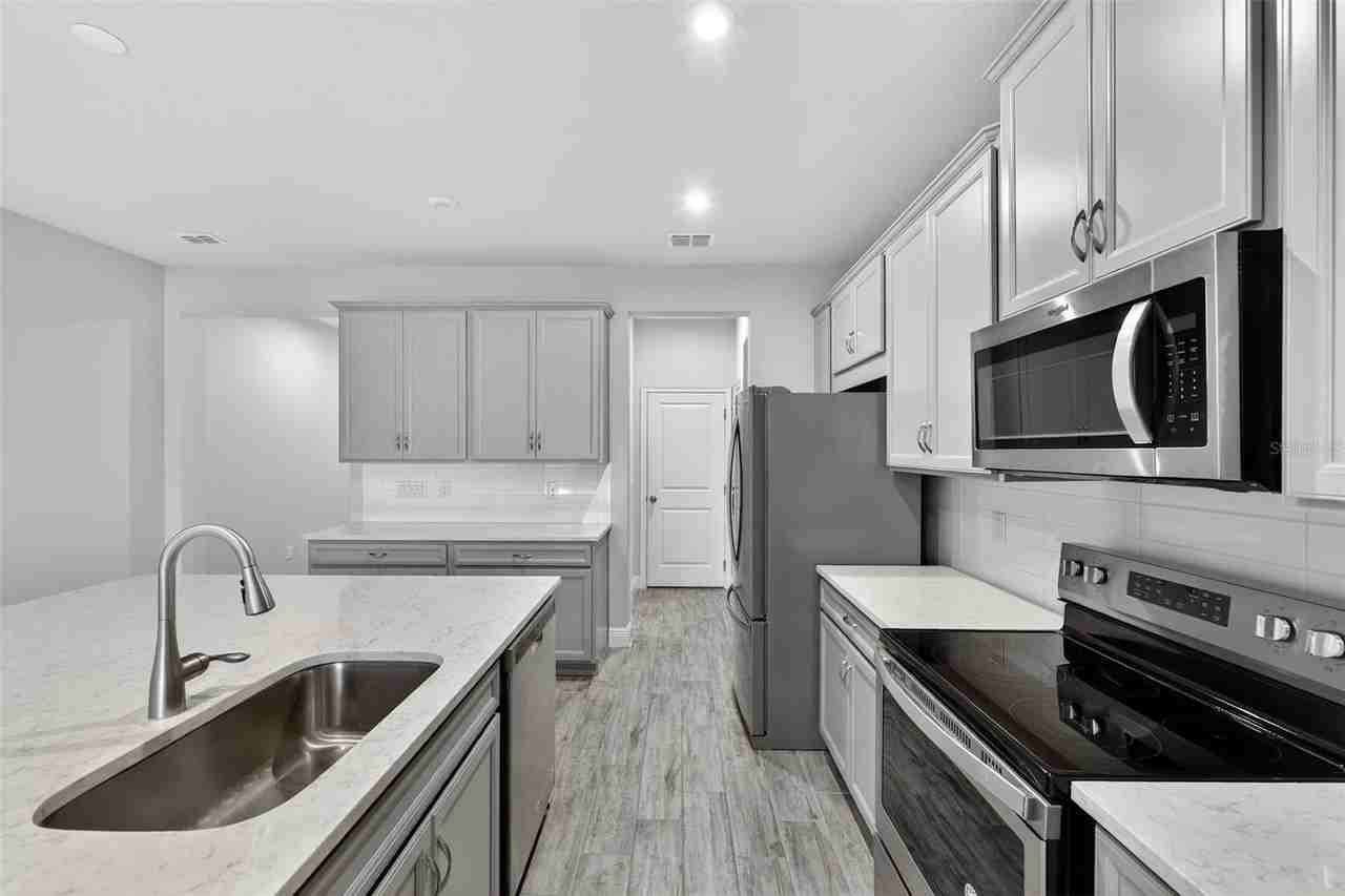 6050 Grand Sonata Ave - Photo 6 of 32