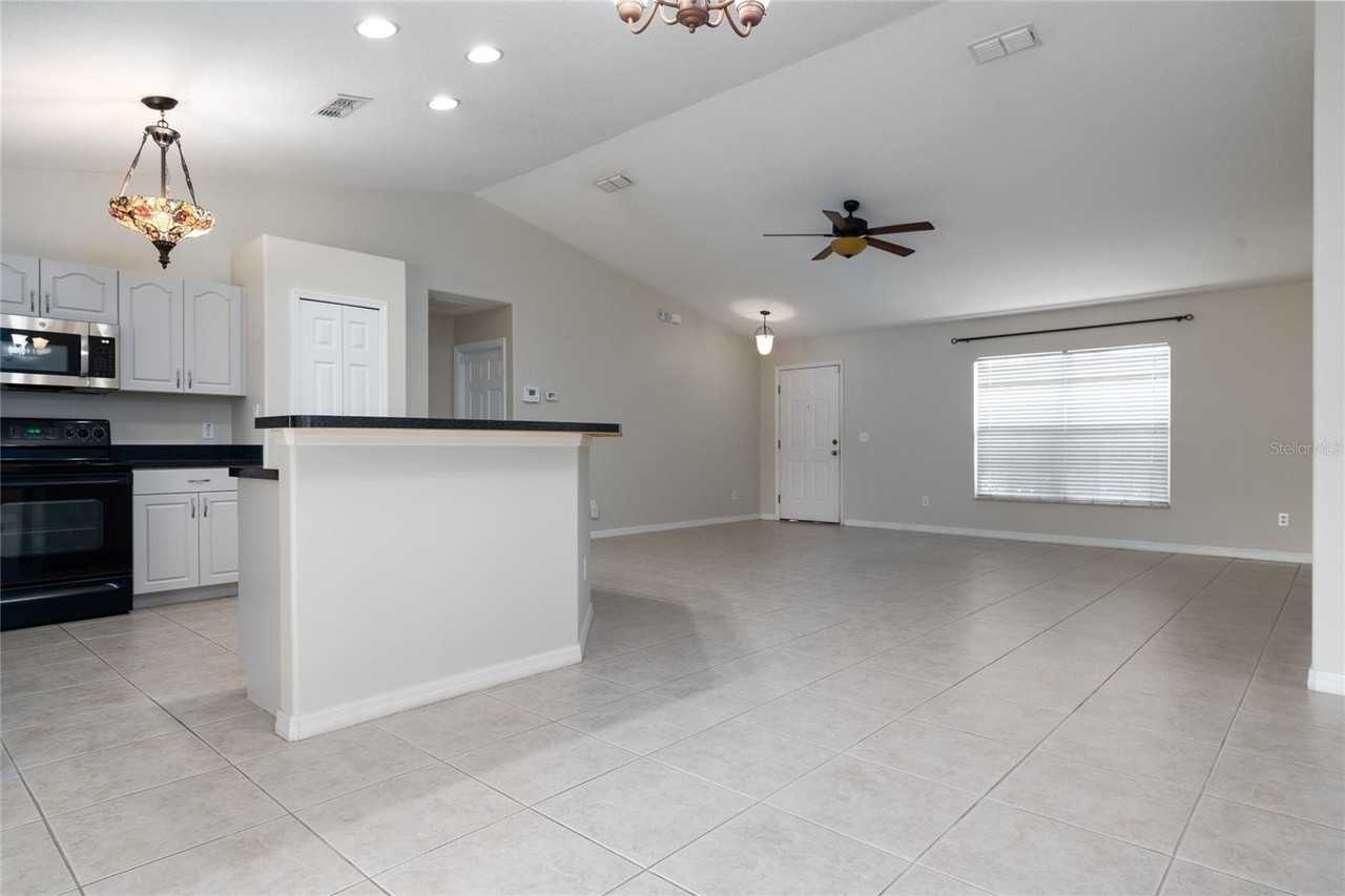 1510 Falmouth Ave - Photo 4 of 22