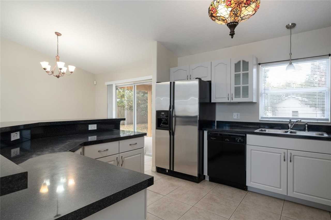 1510 Falmouth Ave - Photo 6 of 22