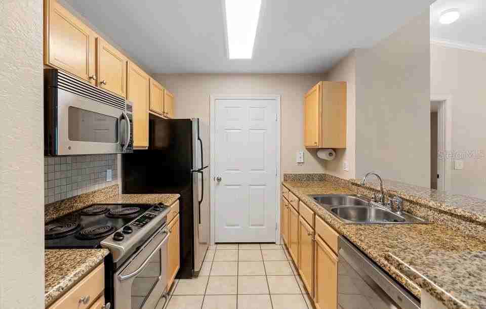 910 Regatta Bay Dr #5-201 - Photo 4 of 23