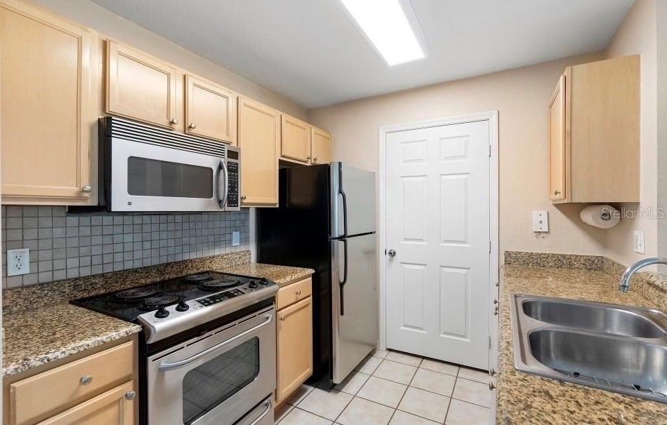 910 Regatta Bay Dr #5-201 - Photo 6 of 23