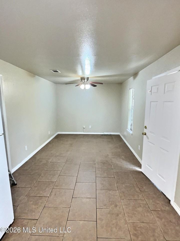 318 Porter Ave Apt 201 - Photo 7 of 11