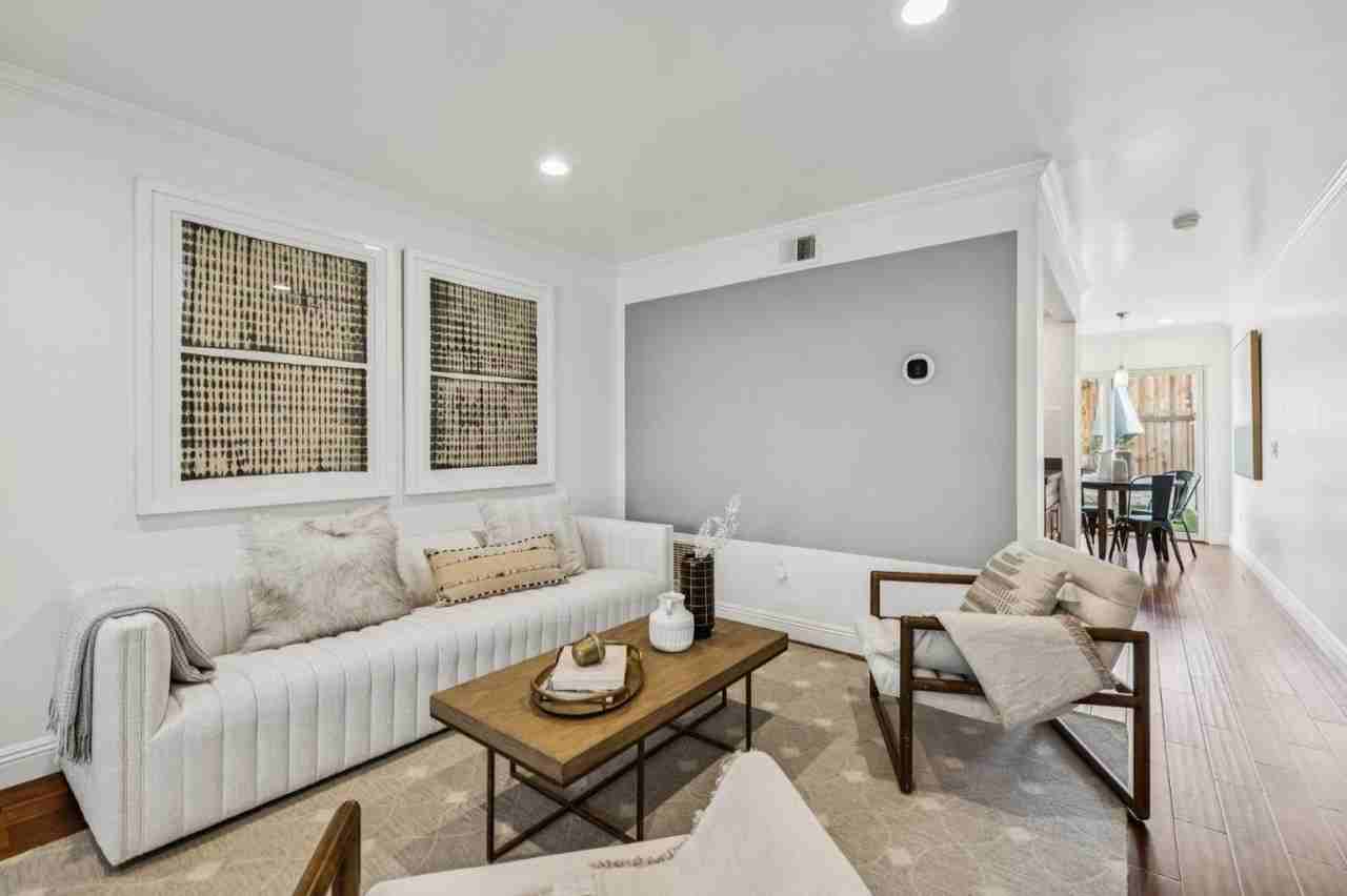 646 S Ahwanee Ter - Photo 5 of 40