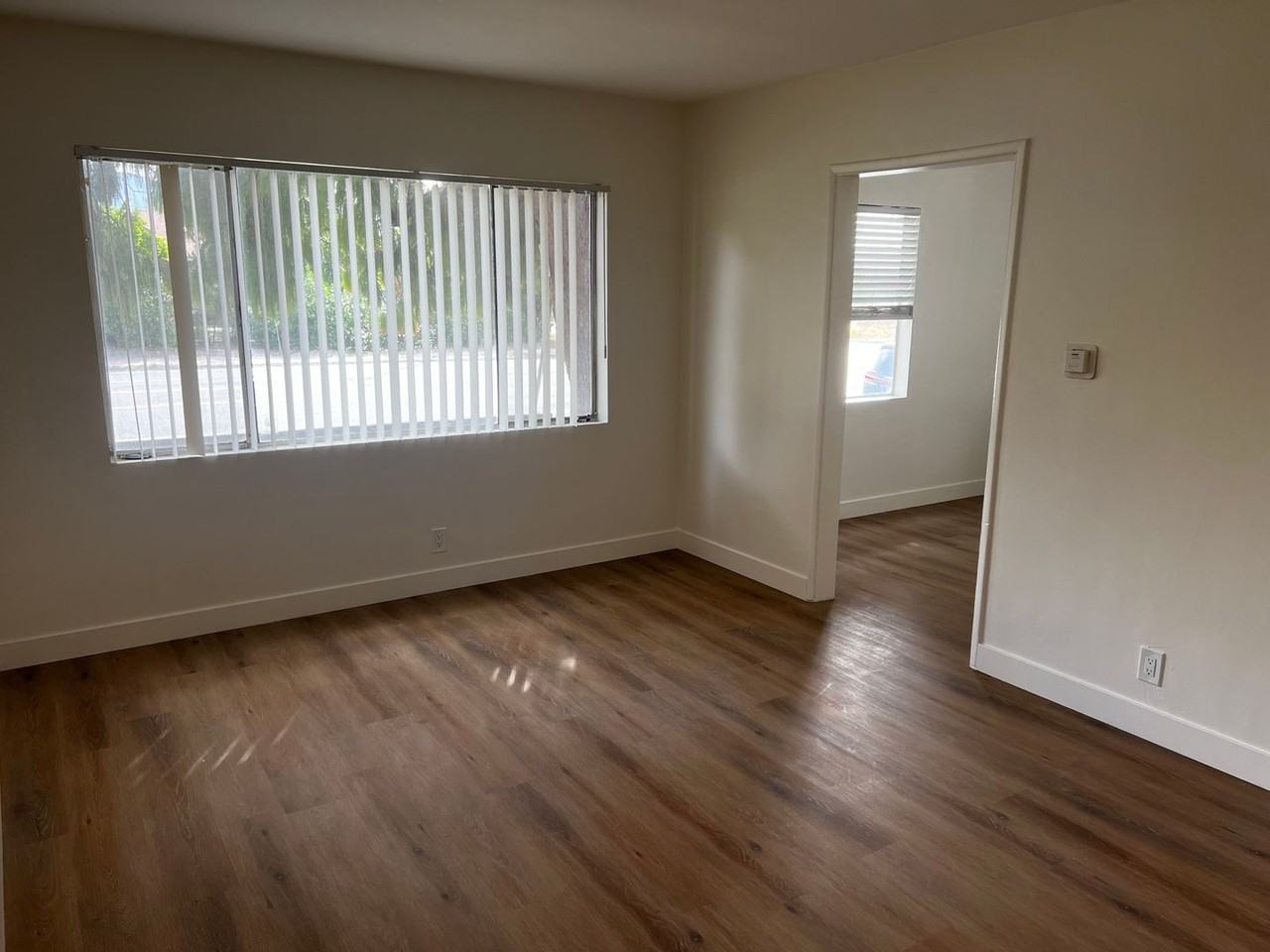 7603 N Hollywood Way - Photo 6 of 14